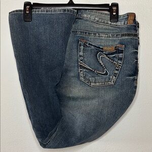 Silver Jeans Women's Boot Cut in Dark Blue